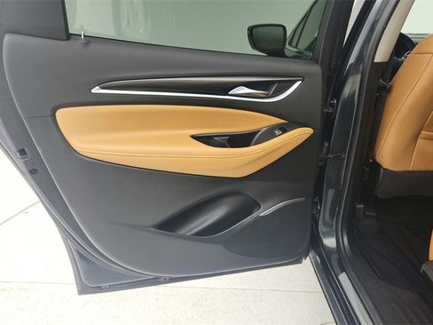 Used 2019 Buick Enclave Essence image 29