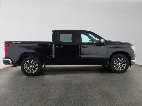 Used 2023 Chevrolet Silverado 1500 LT AWD/4WD image 2
