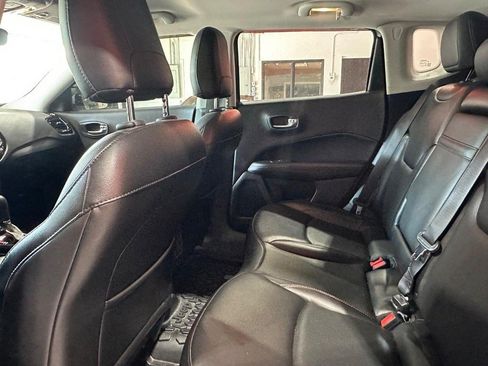 Used 2019 Jeep Compass Limited AWD/4WD image 9