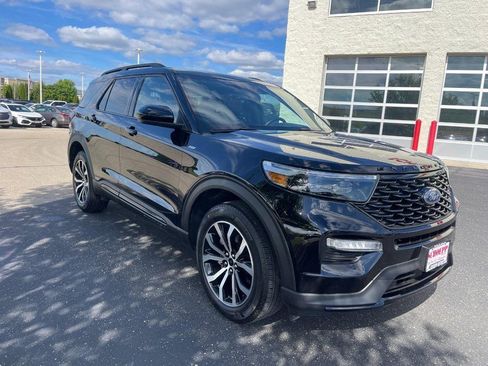Used 2024 Ford Explorer ST-Line w/ Class IV Trailer Tow Package AWD/4WD image 2