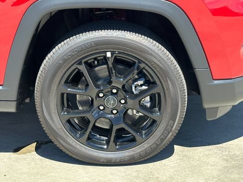 New 2026 Jeep Compass Latitude AWD/4WD image 11