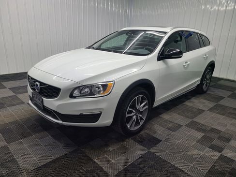 Used 2018 Volvo V60 T5 Cross Country w/ Convenience Package AWD/4WD image 7