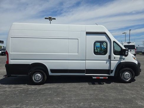 Used 2024 RAM ProMaster 3500 w/ Delivery Van Package image 10