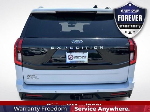 Used 2025 Ford Expedition Active RWD image 6