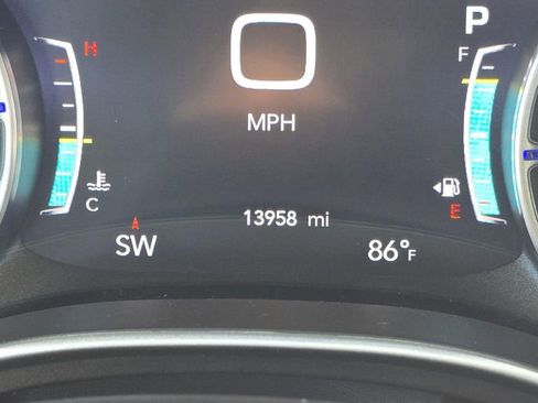 Used 2020 Chrysler Pacifica Touring-L image 29