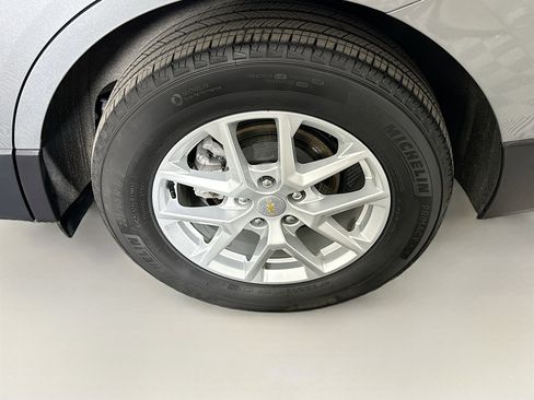 Used 2024 Chevrolet Equinox LS w/ LS Convenience Package image 11