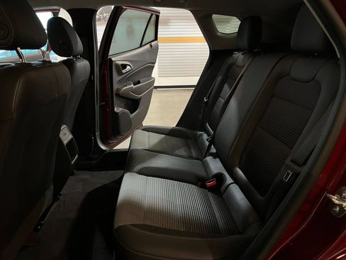Used 2025 Chevrolet Trax LT FWD image 24