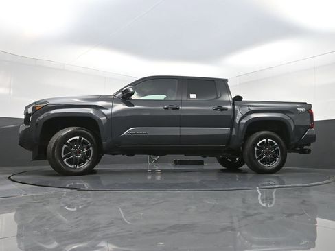 Used 2024 Toyota Tacoma TRD Sport AWD/4WD image 27
