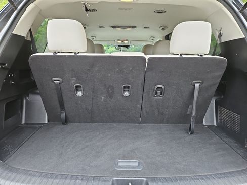 Used 2023 Kia Telluride S FWD image 19