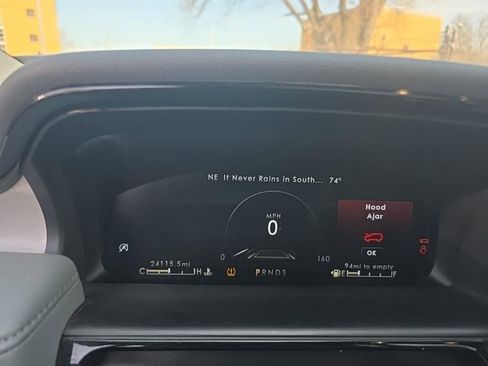 Used 2023 Lincoln Nautilus Reserve w/ Equipment Group 202A image 7