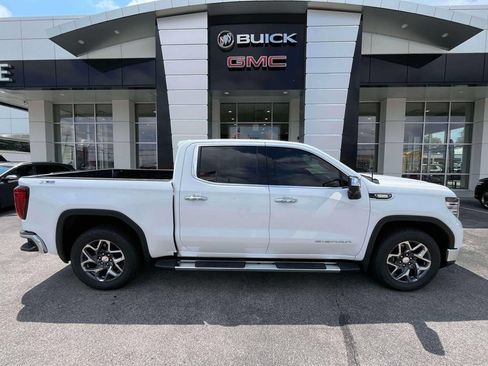 Used 2023 GMC Sierra 1500 SLT w/ SLT Premium Package AWD/4WD image 2