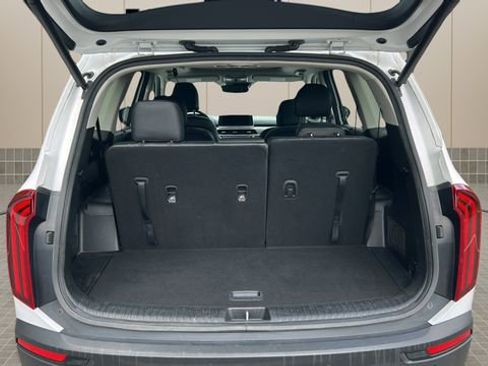 Used 2022 Kia Telluride EX w/ EX Premium Package FWD image 5