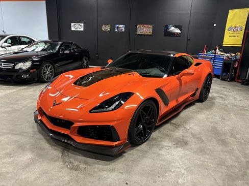 Used 2019 Chevrolet Corvette ZR1 RWD image 1