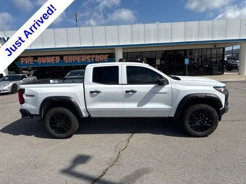 Used 2024 Chevrolet Colorado Trail Boss w/ Technology Package AWD/4WD image 2