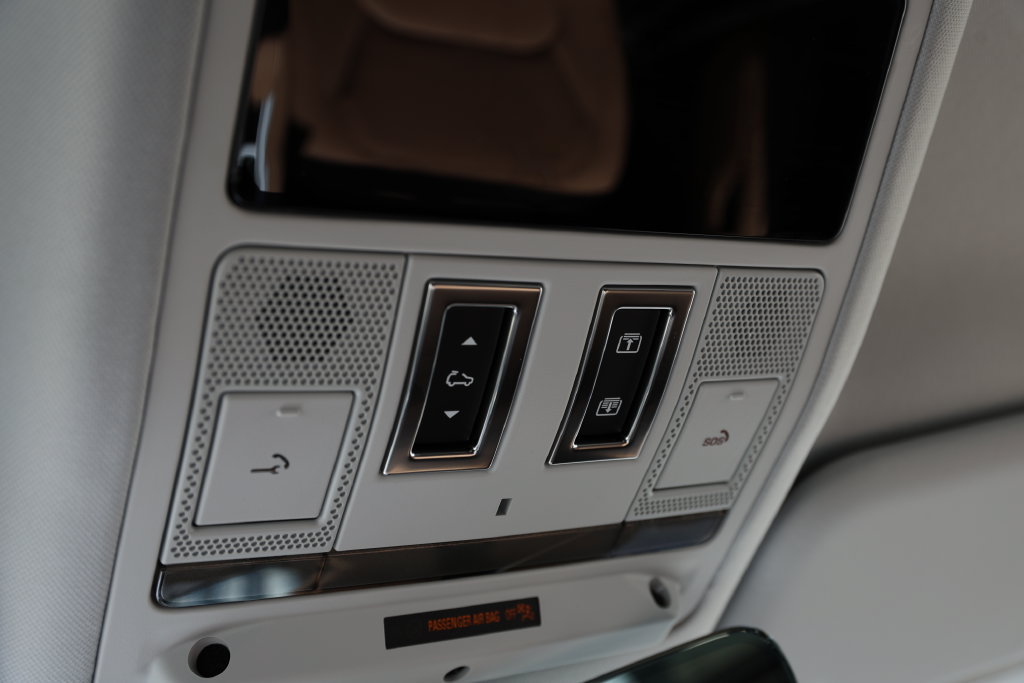 New 2026 Land Rover Defender 110 S AWD/4WD image 29