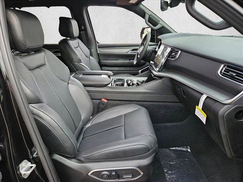 New 2026 Jeep Grand Wagoneer L Limited AWD/4WD image 18