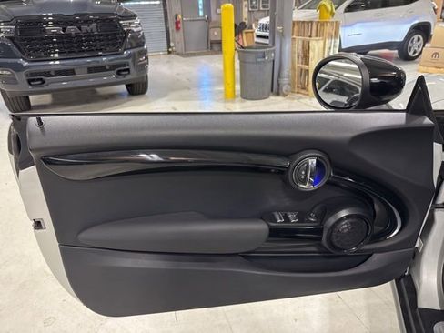Used 2021 MINI Cooper S w/ Signature Upholstery Package image 27