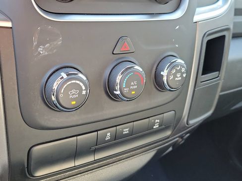 Used 2024 RAM 1500 Warlock AWD/4WD image 32