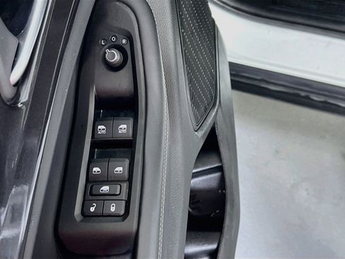 Used 2023 Jeep Grand Cherokee L Laredo image 17