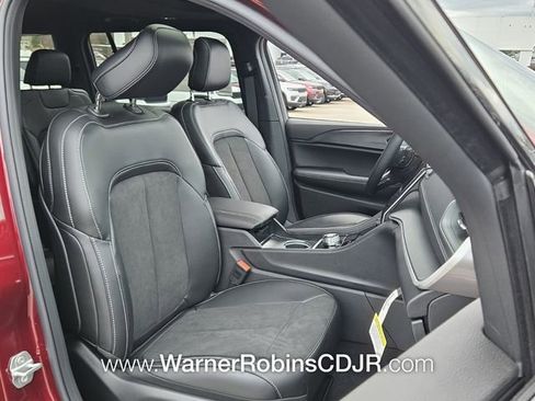 New 2025 Jeep Grand Cherokee L Altitude image 16