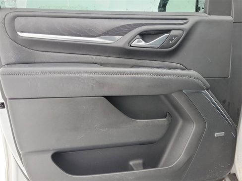 Used 2022 GMC Yukon Denali w/ Denali Premium Package image 17