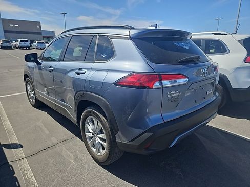 Used 2023 Toyota Corolla Cross LE w/ Moonroof Package image 2