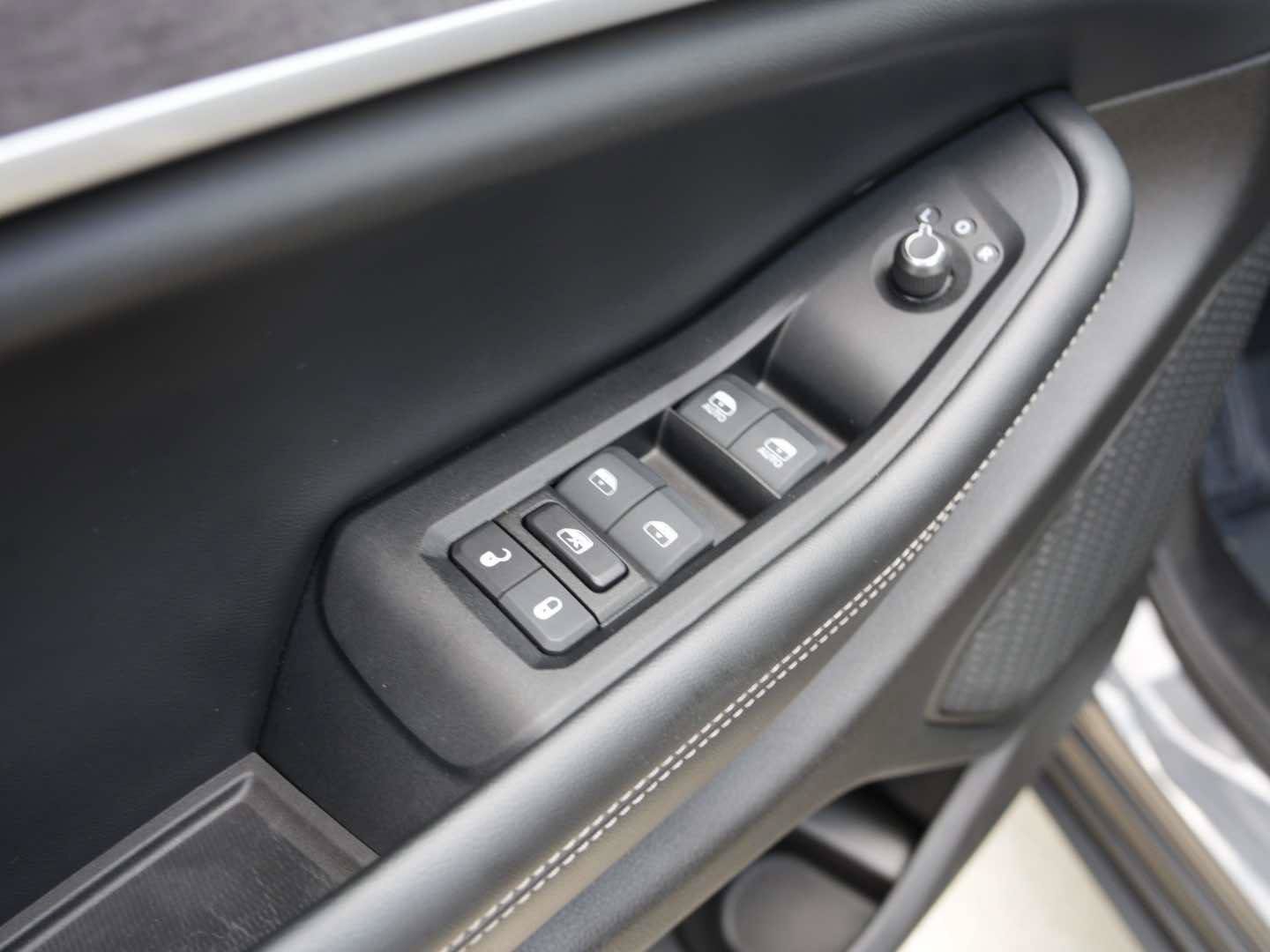 Used 2024 Jeep Grand Cherokee L Limited w/ Luxury Tech Group II RWD image 15