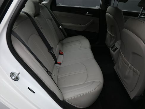 Used 2016 Hyundai Sonata Limited w/ Option Group 04 image 24