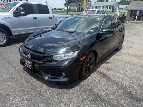 Used 2018 Honda Civic EX image 2