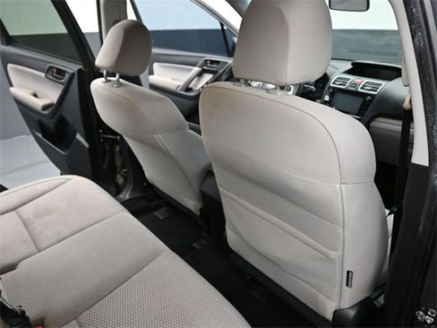Used 2017 Subaru Forester 2.5i Premium image 20