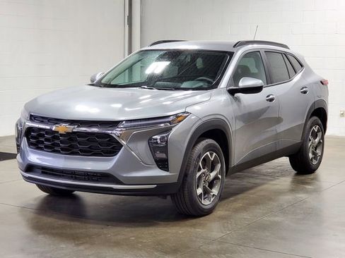 New 2026 Chevrolet Trax LT w/ Driver Confidence Package image 2
