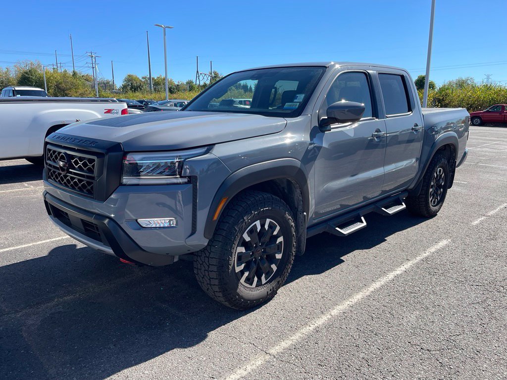 Used 2023 Nissan Frontier PRO-4X w/ Technology Package AWD/4WD image 2