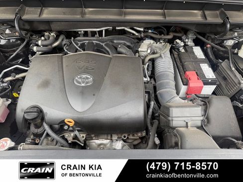 Used 2022 Toyota Highlander LE AWD/4WD image 35
