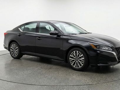 Used 2025 Nissan Altima 2.5 SV