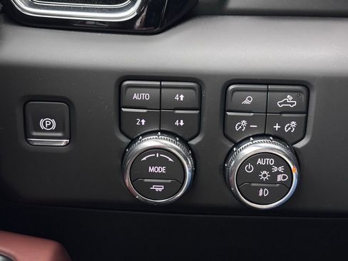 New 2026 GMC Sierra 1500 Denali Ultimate w/ LPO, Black Badging Package image 27