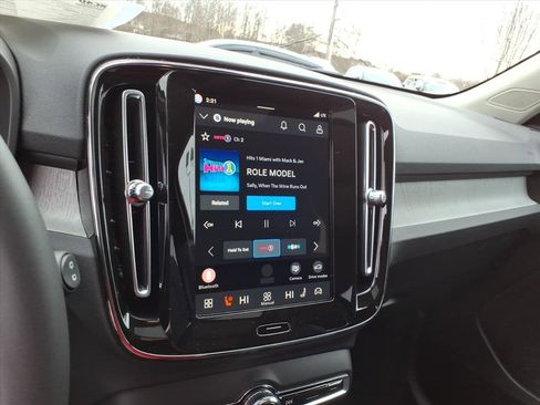 New 2026 Volvo XC40 B5 Core w/ Climate Package image 18