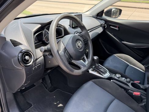 Used 2017 Toyota Yaris iA FWD image 10