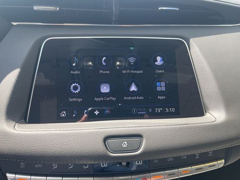 Used 2023 Cadillac XT4 Luxury w/ Cold Weather Package FWD image 19