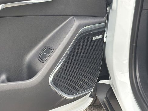 Used 2025 GMC Acadia Elevation image 20