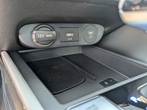 New 2025 Hyundai Elantra Limited image 51