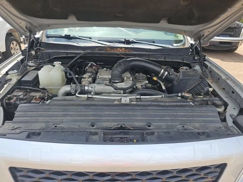 Used 2018 Nissan Titan PRO-4X w/ Pro-4x Utility Package AWD/4WD image 14