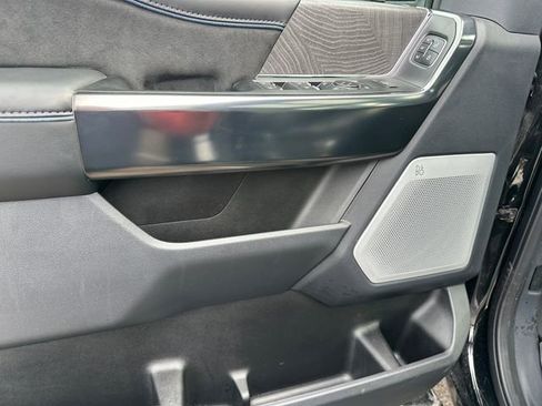 Used 2025 Ford F250 Platinum image 16