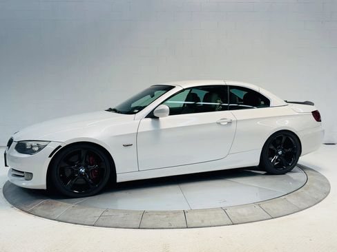 Used 2011 BMW 335i Convertible RWD image 2