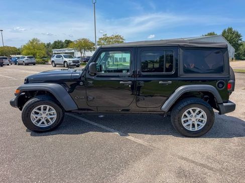 Used 2023 Jeep Wrangler Unlimited Sport AWD/4WD image 6