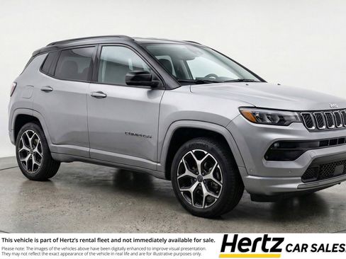 Used 2025 Jeep Compass Limited image 1