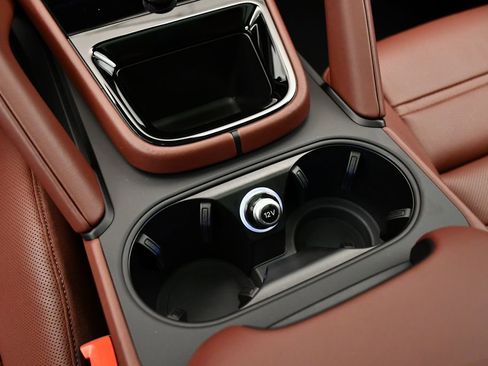 New 2026 Porsche Cayenne GTS AWD/4WD image 36