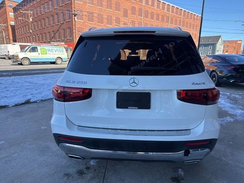 Certified 2021 Mercedes-Benz GLB 250 4MATIC image 7