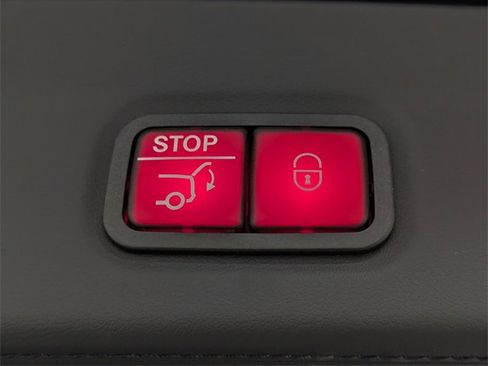 Used 2024 Mercedes-Benz Maybach GLS 600 4MATIC image 31