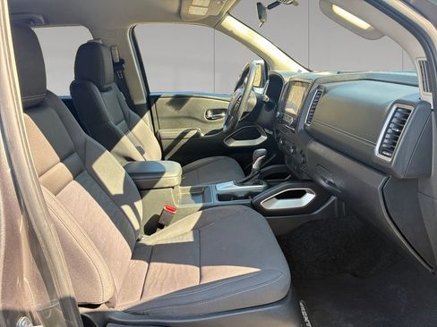 Used 2024 Nissan Frontier SV AWD/4WD image 17