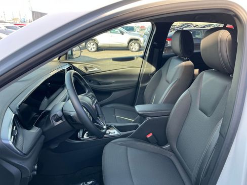 Used 2025 Buick Encore GX Preferred image 35